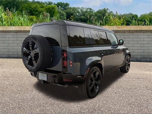 2025 Land Rover Defender 110 P400 X-Dynamic SE