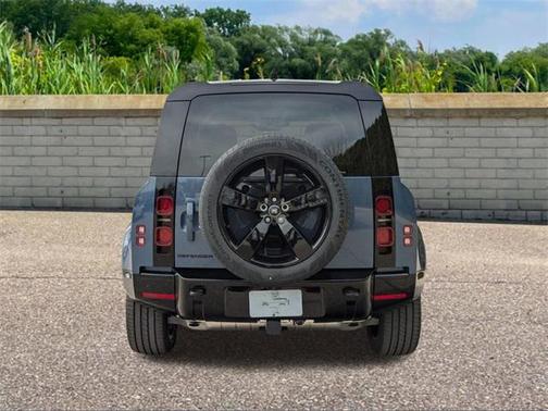 2025 Land Rover Defender 110 P400 X-Dynamic SE