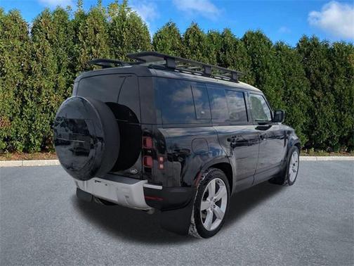 2023 Land Rover Defender 110 SE