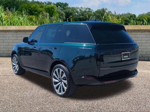 British Racing Green SV Bespoke Ultra Met Gloss 2026 Land Rover Range Rover P400 SE