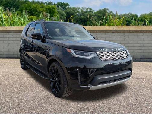Santorini Black Metallic 2026 Land Rover Discovery S