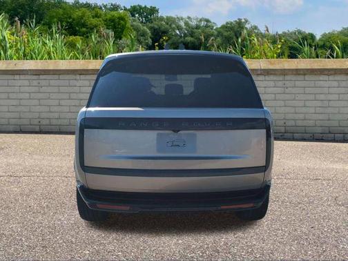 2026 Land Rover Range Rover P400 SE