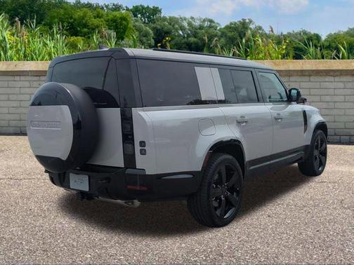 Borasco Grey Metallic 2026 Land Rover Defender P400 X-Dynamic SE