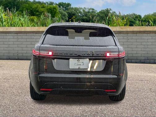 2026 Land Rover Range Rover Velar P250 SE R-Dynamic