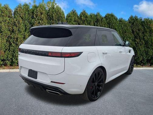 2025 Land Rover Range Rover Sport SE