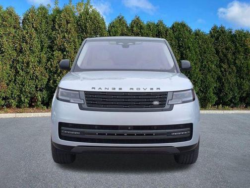 Hakuba Silver Metallic 2023 Land Rover Range Rover P400 SE