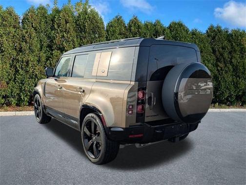 2024 Land Rover Defender 110 P400 X-Dynamic SE