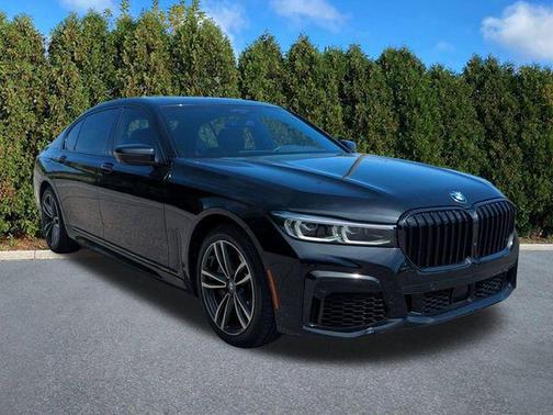 Black Sapphire Metallic 2022 BMW 750 i xDrive
