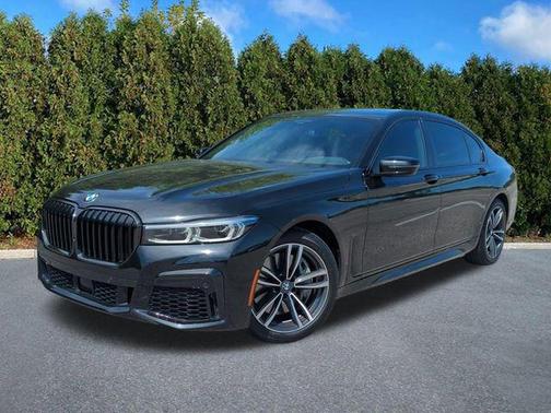 Black Sapphire Metallic 2022 BMW 750 i xDrive