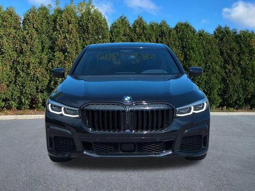Black Sapphire Metallic 2022 BMW 750 i xDrive