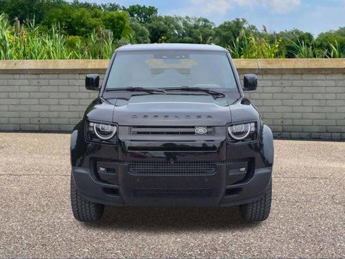 Santorini Black Metallic 2026 Land Rover Defender P300 S