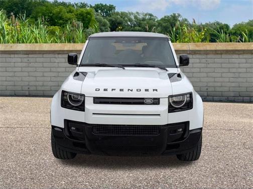 2026 Land Rover Defender 110 V8