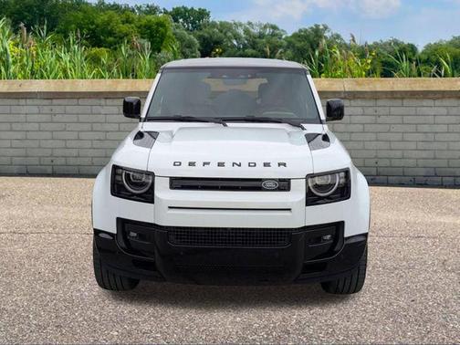 2026 Land Rover Defender 110 V8