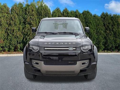 2023 Land Rover Defender 130 X-Dynamic SE
