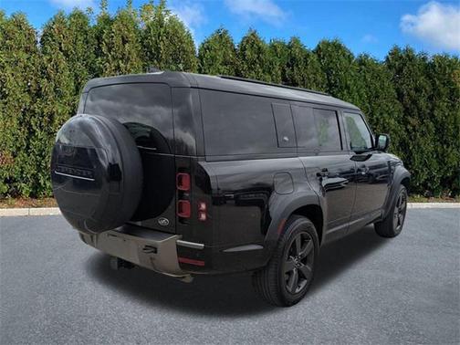 2023 Land Rover Defender 130 X-Dynamic SE