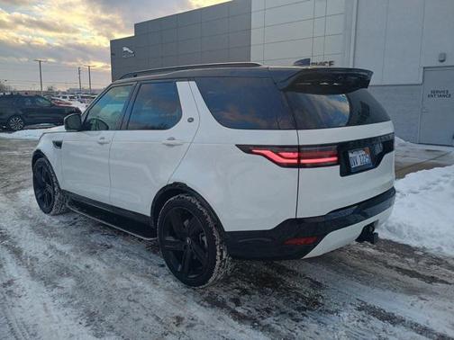 2025 Land Rover Discovery P360 Dynamic SE