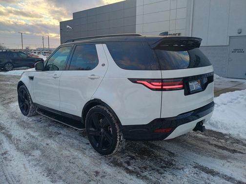 2025 Land Rover Discovery P360 Dynamic SE