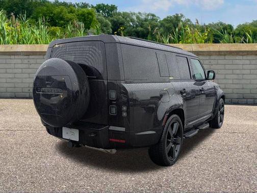 2026 Land Rover Defender P400 X-Dynamic SE