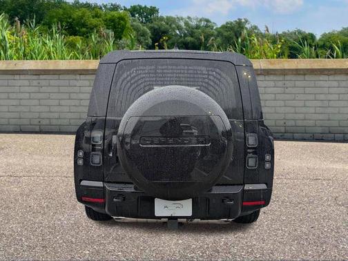 2026 Land Rover Defender P400 X-Dynamic SE