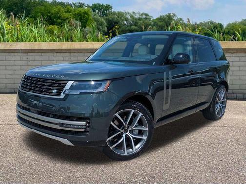 Belgravia Green Metallic 2026 Land Rover Range Rover P400 SE