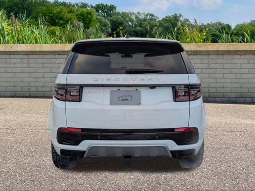 Fuji White 2025 Land Rover Discovery Sport S