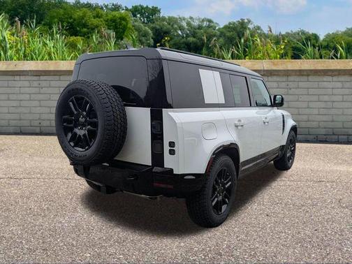 2026 Land Rover Defender P400 X-Dynamic SE