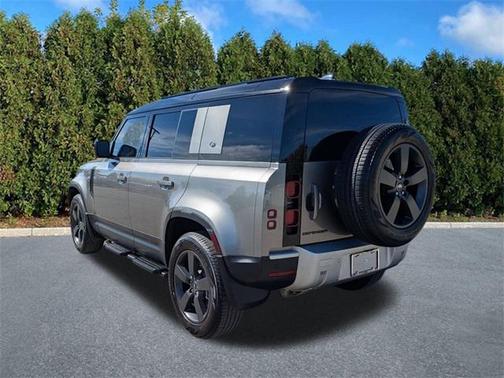 2024 Land Rover Defender 110 P400 S