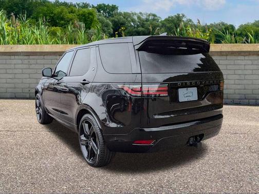Santorini Black Metallic 2025 Land Rover Discovery P360 Dynamic SE