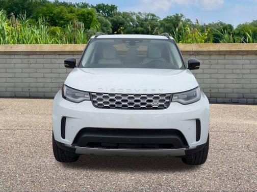 2026 Land Rover Discovery S