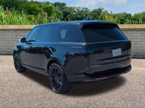 Santorini Black Metallic 2026 Land Rover Range Rover P400 SE 7 Seat