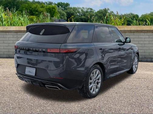 2026 Land Rover Range Rover Sport SE