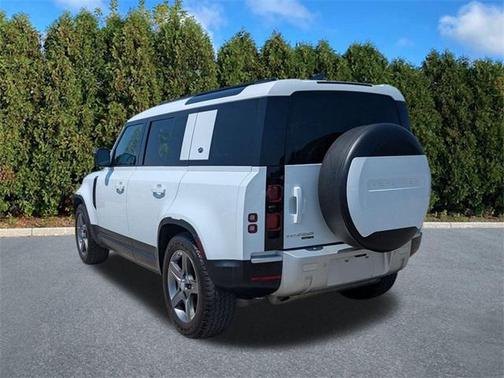 2020 Land Rover Defender 110 SE