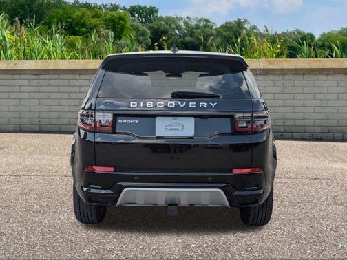 Santorini Black Metallic 2025 Land Rover Discovery Sport S