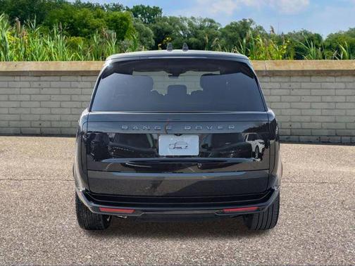 2026 Land Rover Range Rover P400 SE 7 Seat