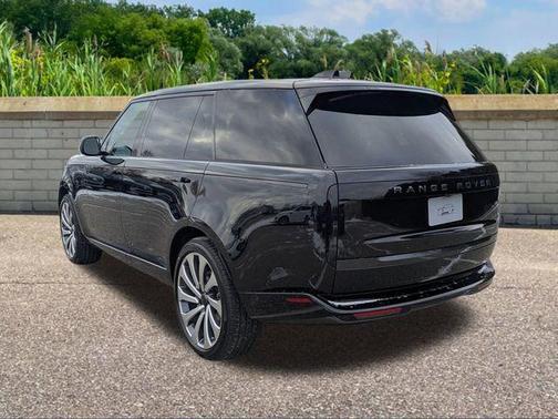 2026 Land Rover Range Rover SE