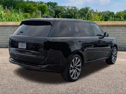 2026 Land Rover Range Rover SE