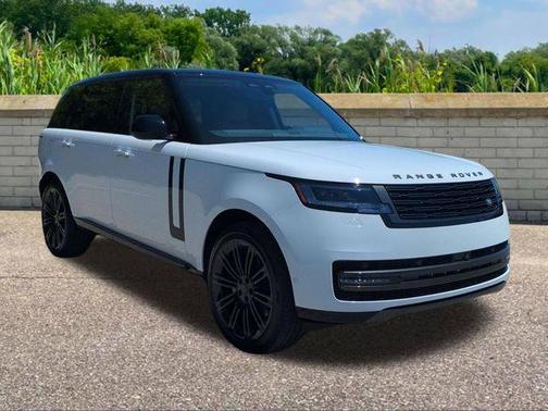 Fuji White 2026 Land Rover Range Rover P400 SE 7 Seat