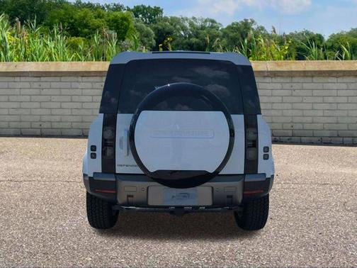 Fuji White 2026 Land Rover Defender P300 S