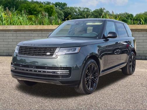 Belgravia Green Metallic 2026 Land Rover Range Rover SE