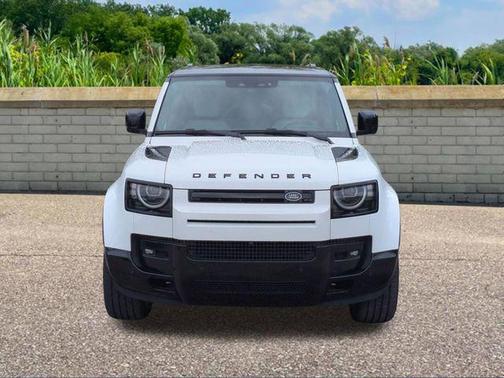 Fuji White 2026 Land Rover Defender P400 X-Dynamic SE
