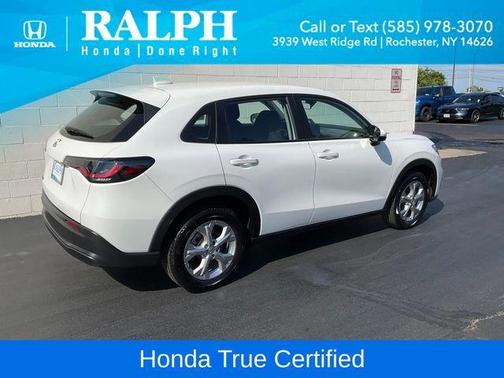 Platinum White Pearl 2023 Honda HR-V LX