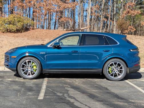 2025 Porsche Cayenne 
