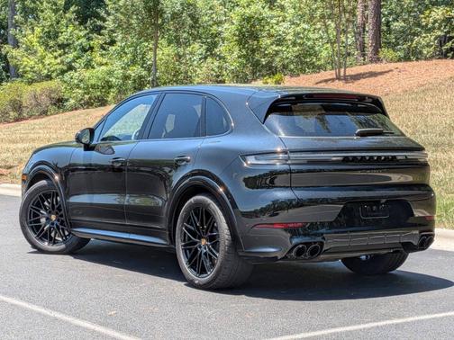 Chromite Black Metallic 2025 Porsche Cayenne