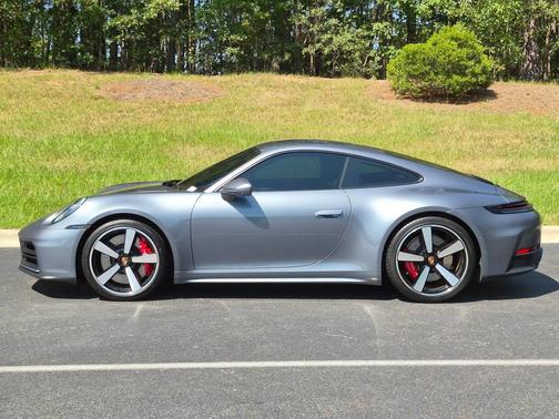 Vanadium Grey Metallic 2026 Porsche 911