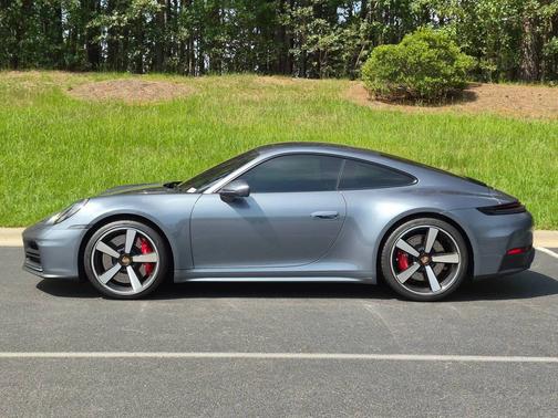 Vanadium Grey Metallic 2026 Porsche 911