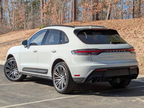 2025 Porsche Macan 