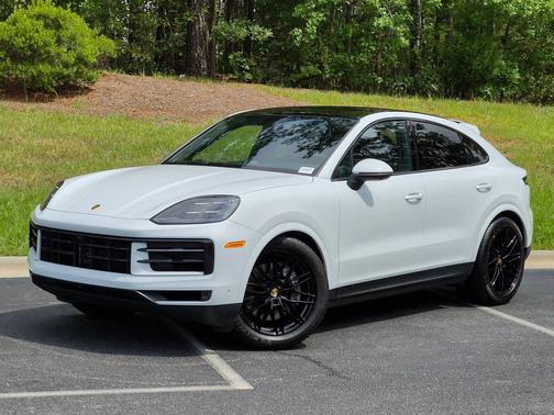 Carrara White Metallic 2024 Porsche Cayenne