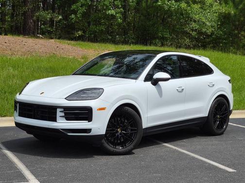 Carrara White Metallic 2024 Porsche Cayenne