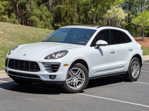 Carrara White Metallic 2018 Porsche Macan