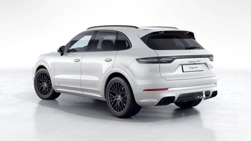 Carrara White Metallic 2023 Porsche Cayenne